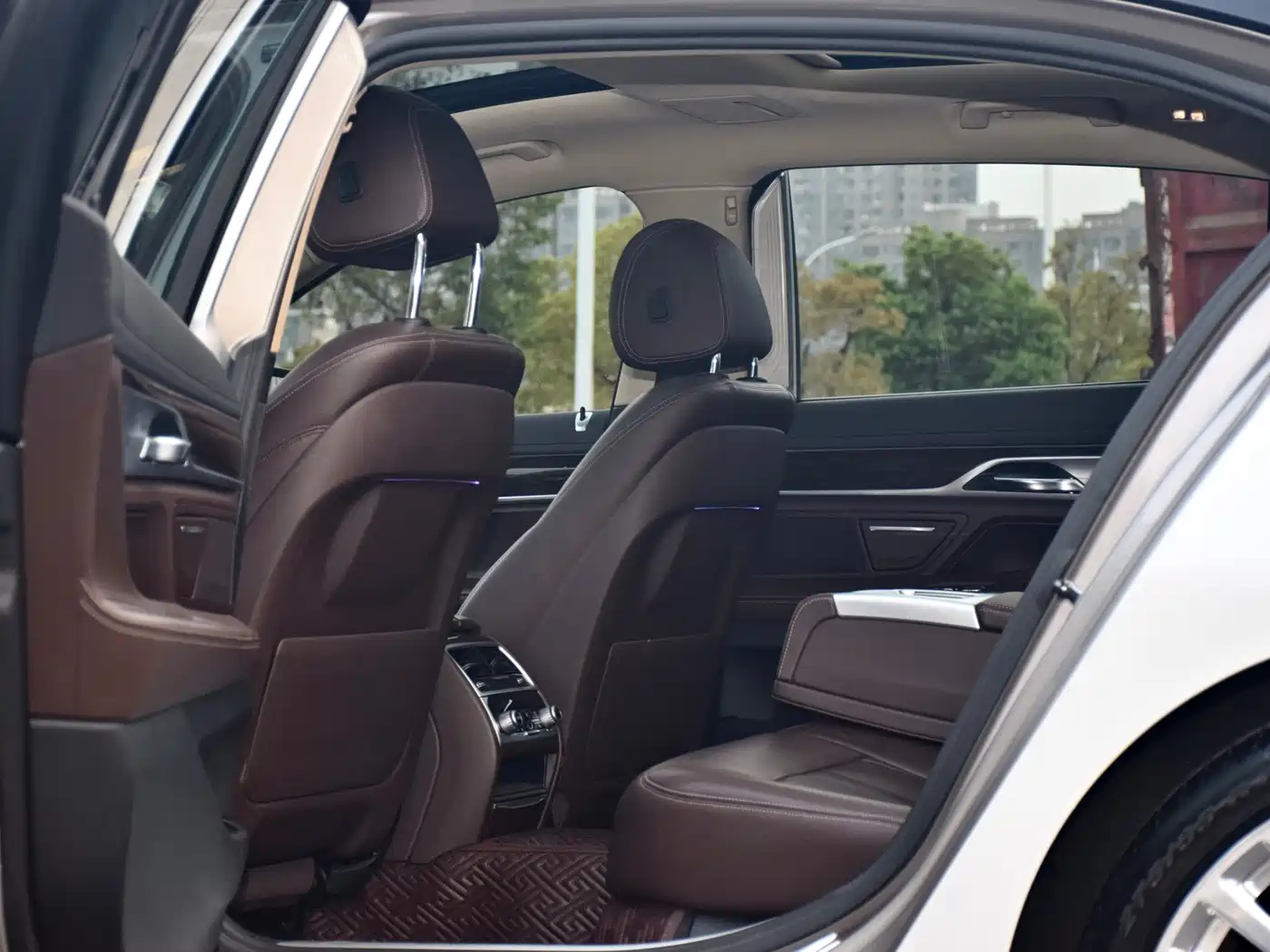 BMW 7 Series 2016 730Li Leading фото 5