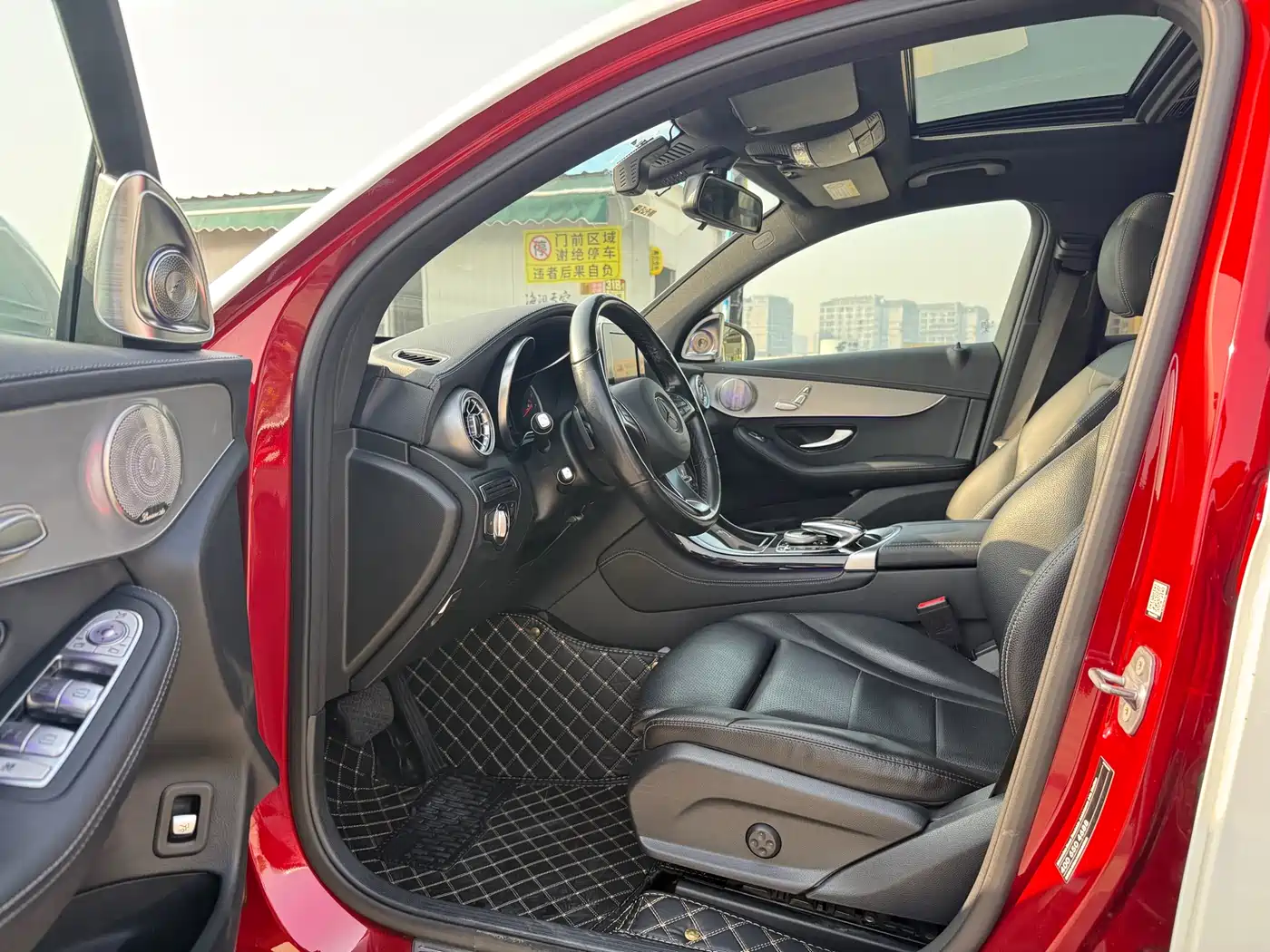Mercedes-Benz GLC Coupe 2019 GLC 200 4MATIC Coupe SUV фото 4