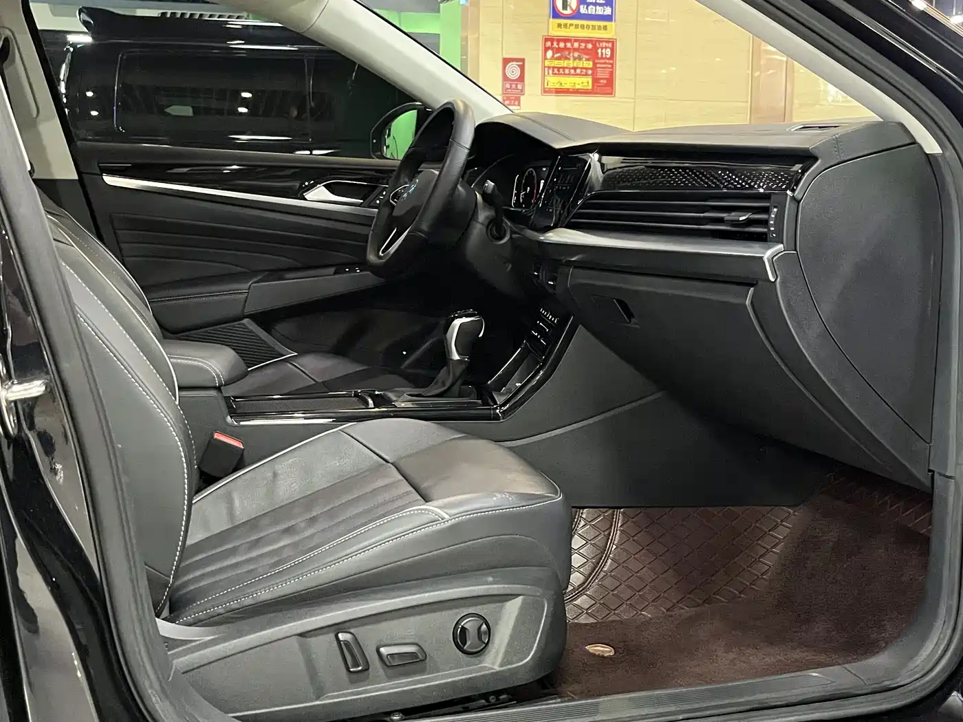 Volkswagen Passat 2023 330TSI Elite Edition фото 12