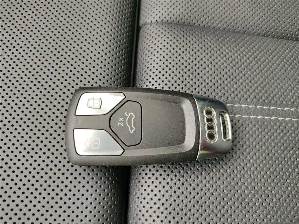 Audi A4L 2024 40 TFSI Luxury Dynamic фото 9