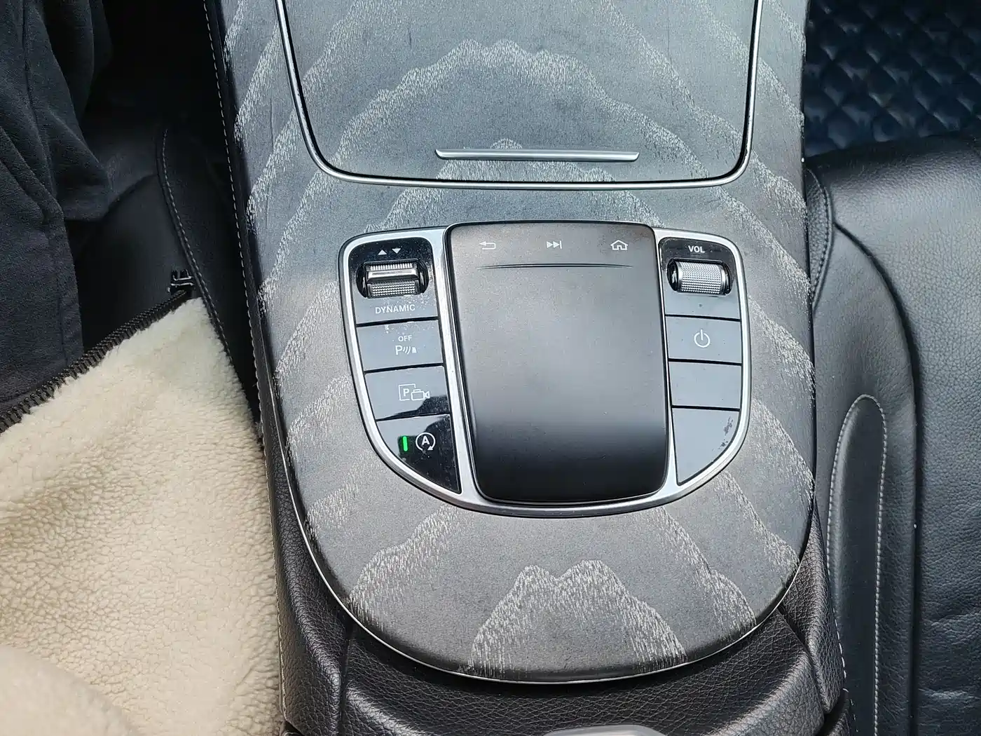 Mercedes-Benz CLS 2018 CLS 300 Dynamic фото 12
