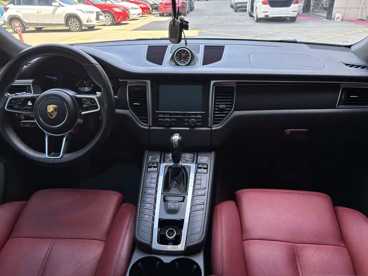 Porsche Macan 2016 Macan 2.0T фото 9