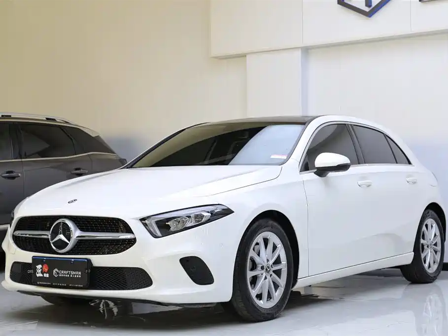 Mercedes-Benz A-Class (Import) 2019 A 200 Fashion Version фото 19