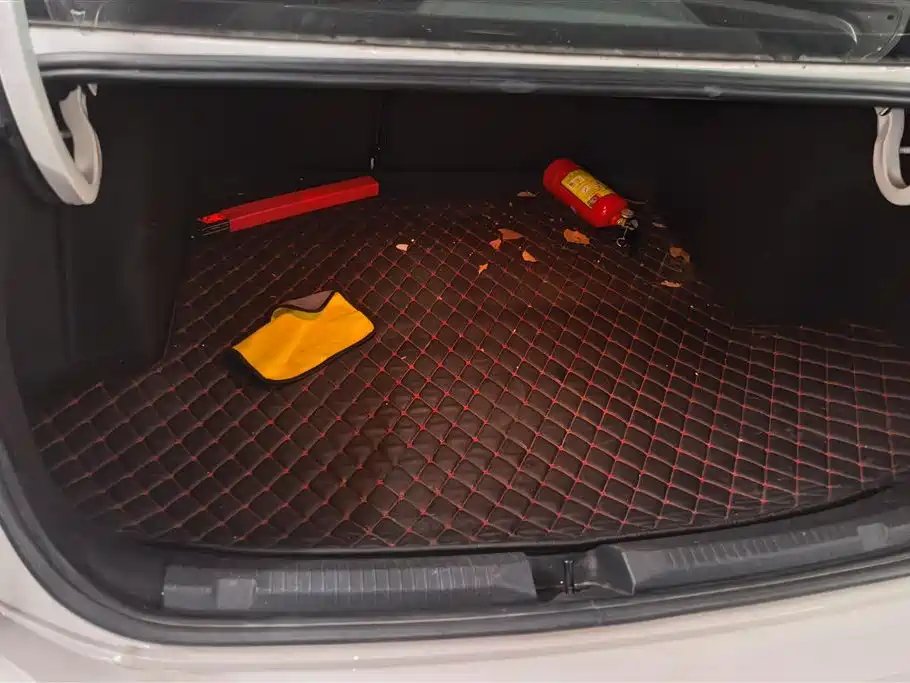 Volkswagen Lavida 2019 1.5L Automatic Comfort Edition China VI фото 4