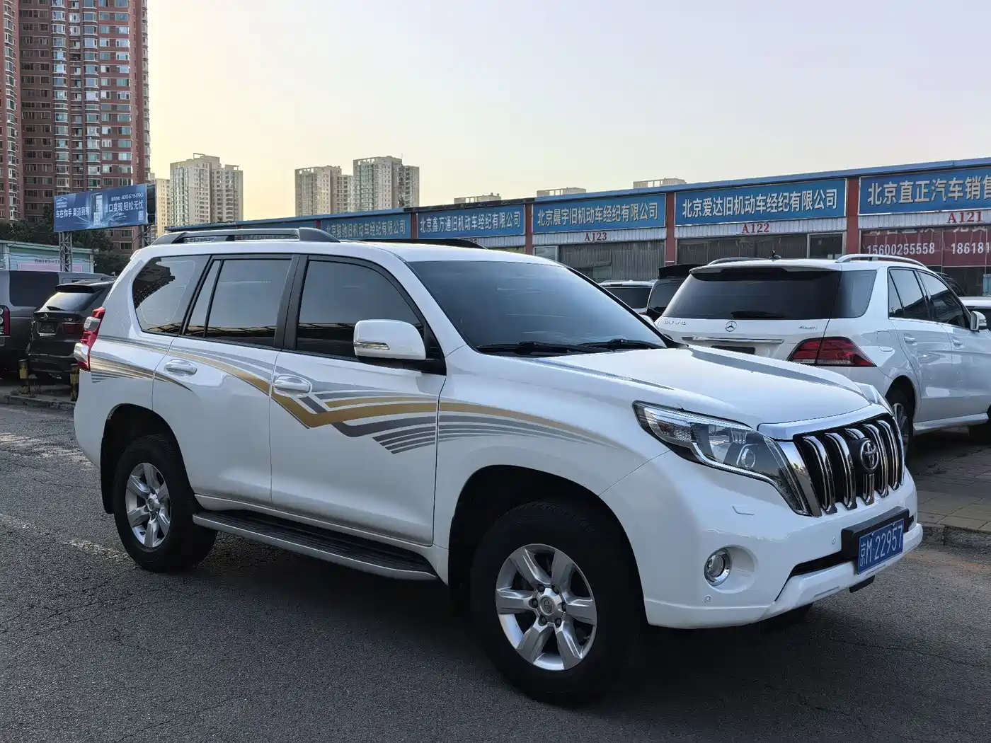 Toyota Prado 2014 4.0L Automatic TX-L фото 2