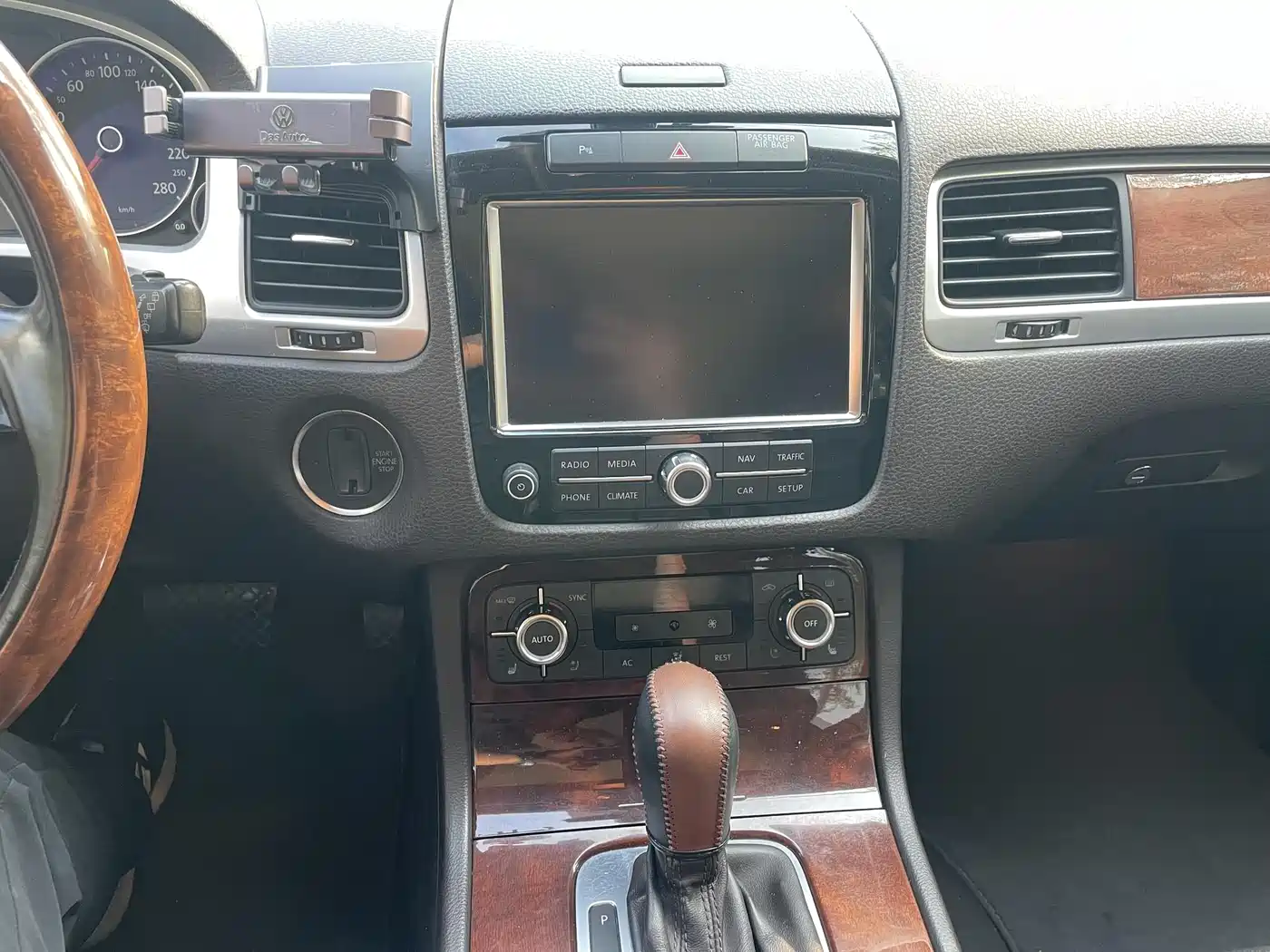 Volkswagen Touareg 2011 3.0TSI Premium фото 14