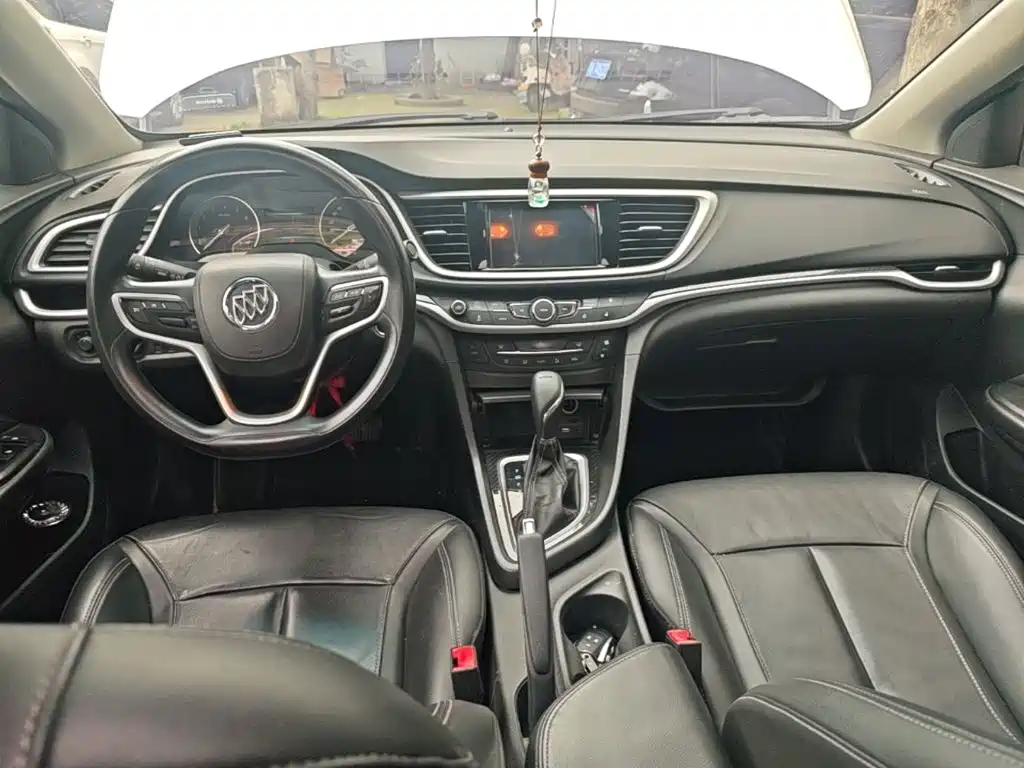 Фото 10 - Buick Excelle