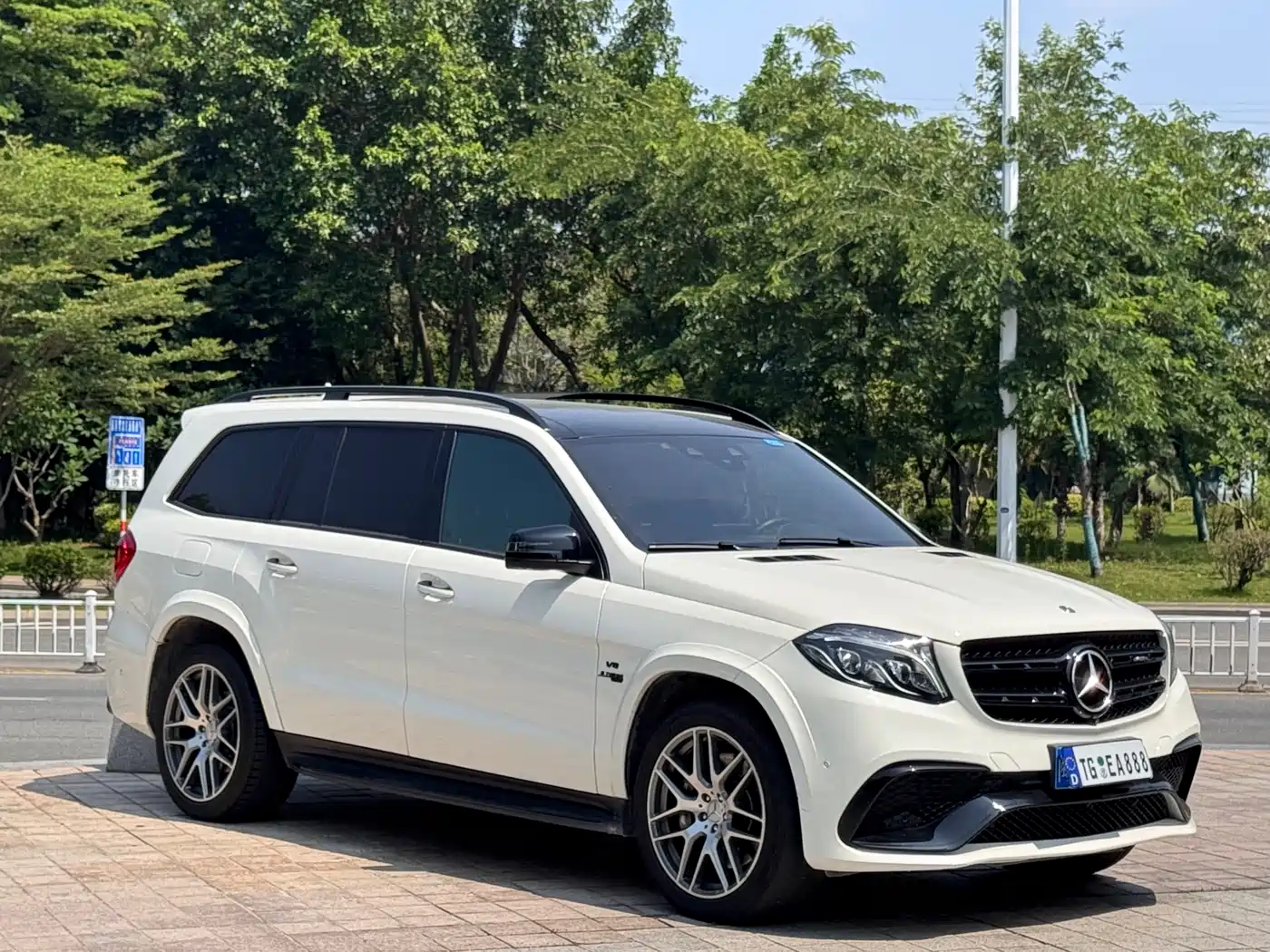Mercedes-Benz GLS AMG 2017 AMG GLS 63 4MATIC фото 3