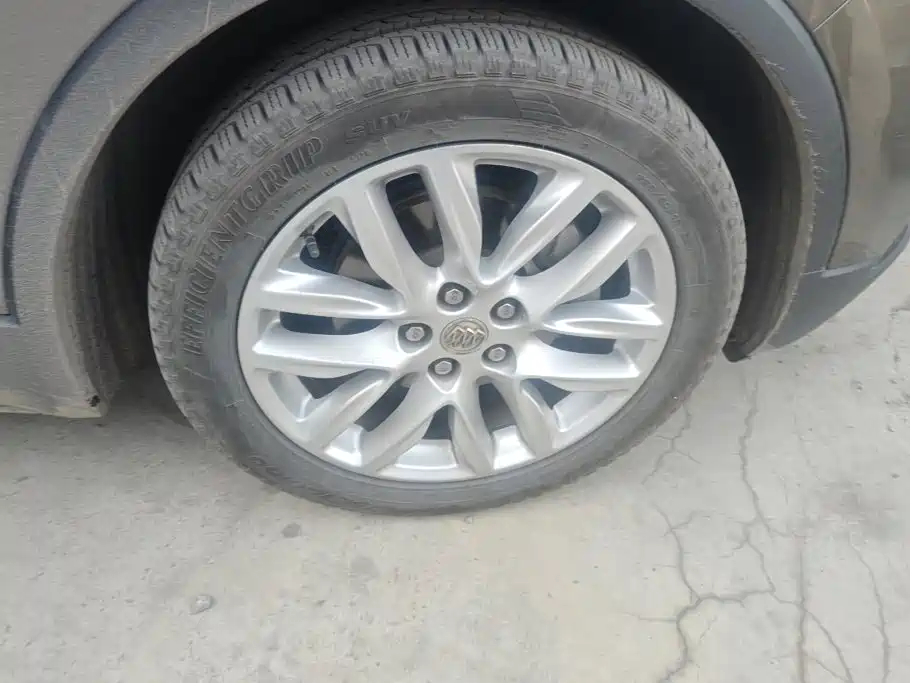 Photo 6 - Buick Envision Plus
