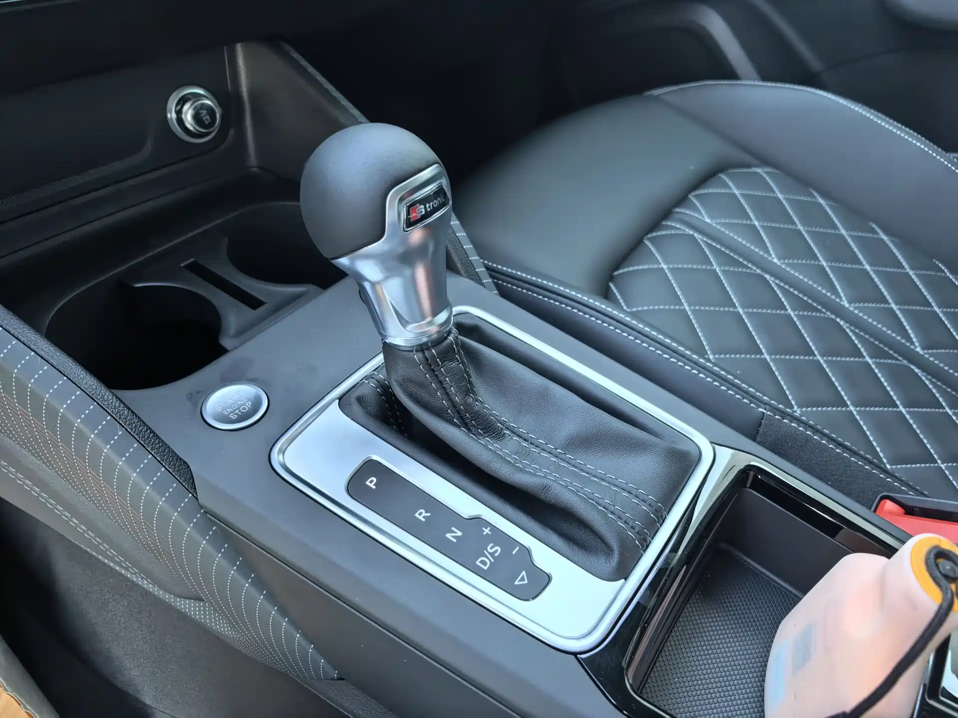 Photo 9 - Audi Q2L