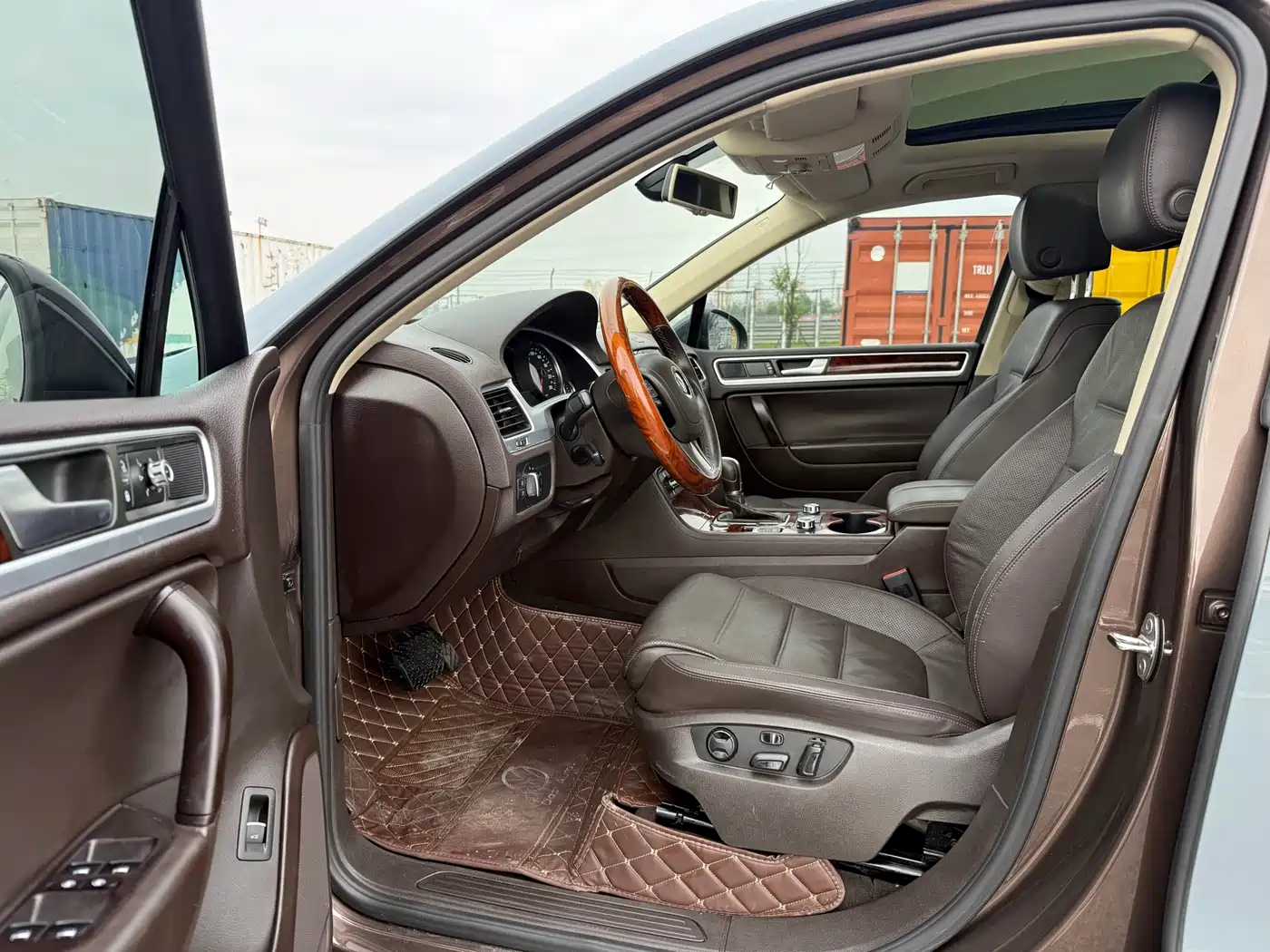 Volkswagen Touareg 2011 3.0TSI Comfort фото 7