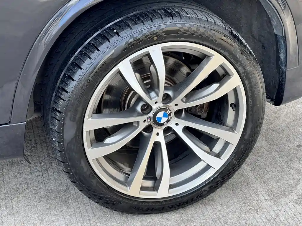 Photo 6 - BMW X5 (Import)