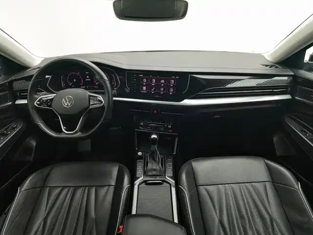 Volkswagen Passat 2022 330TSI Luxury Edition — фото 5