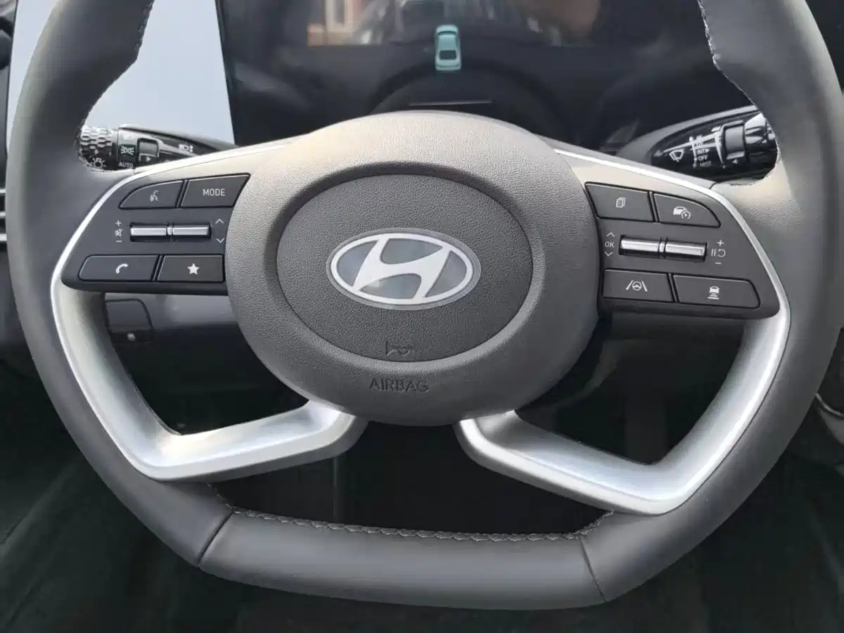 MODERN ELANTRA