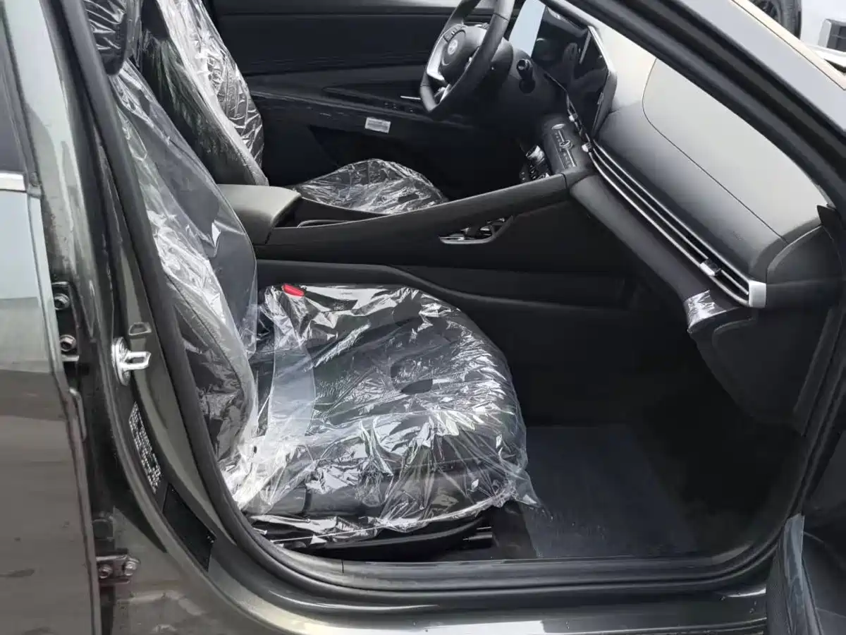 MODERN ELANTRA