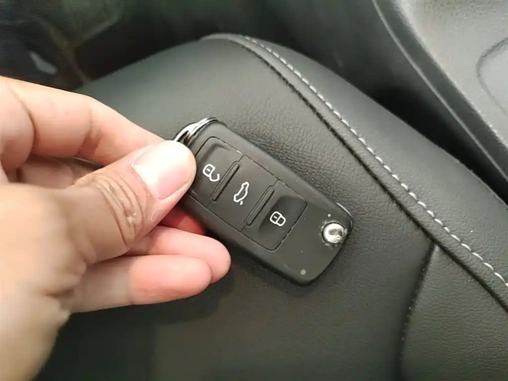 Volkswagen Sagitar 2017 1.6L Automatic Comfort фото 9