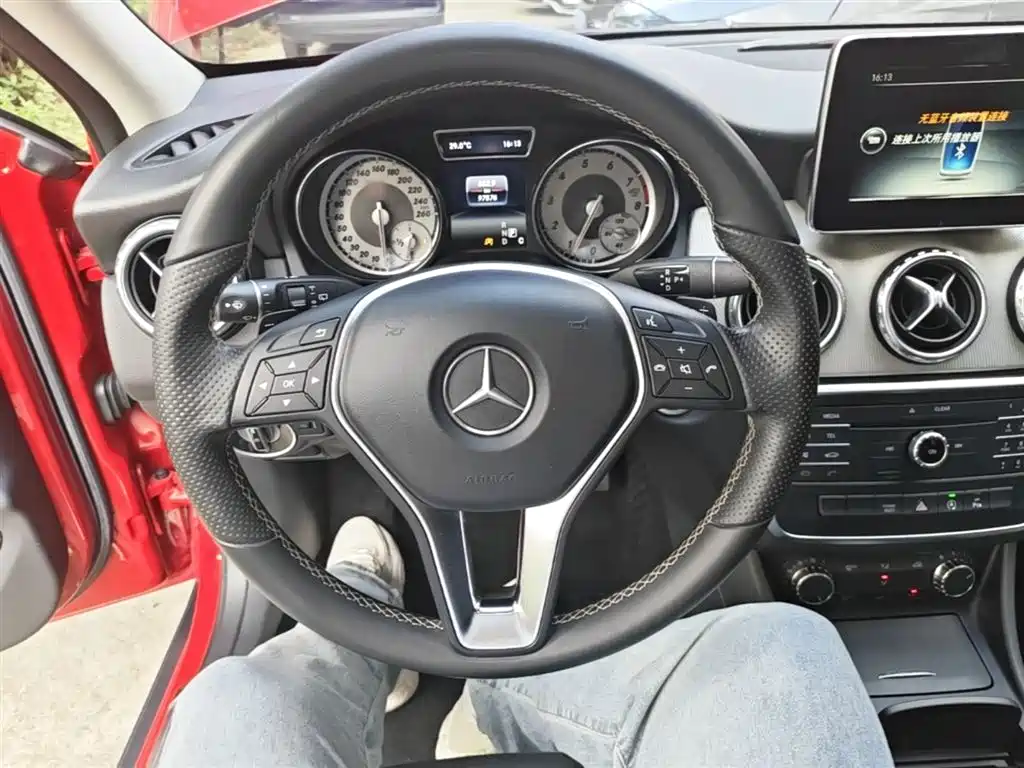 Mercedes-Benz GLA 2016 GLA 200 Dynamic фото 11