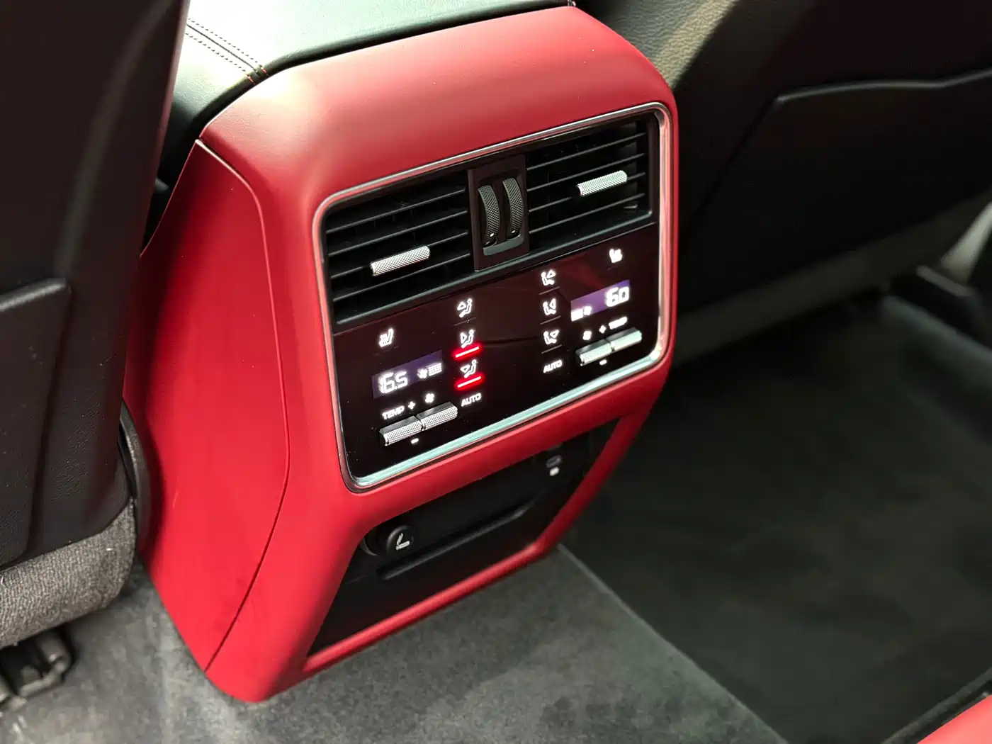 Porsche Cayenne 2023 Cayenne S 2.9T Platinum Edition фото 23