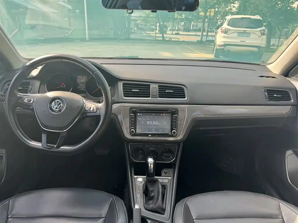 Volkswagen Lavida 2017 1.6L Automatic Comfort Edition фото 13