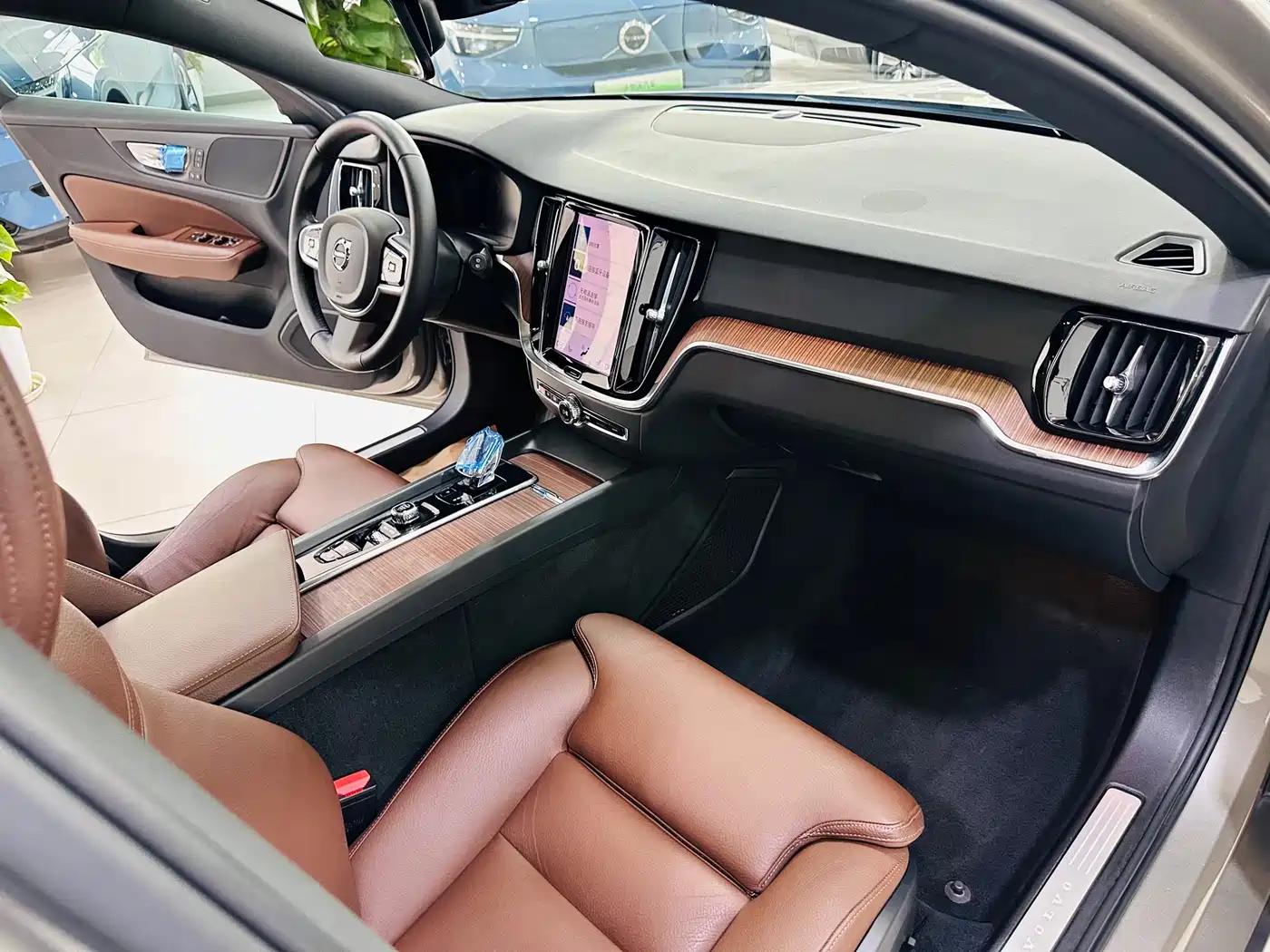 Volvo V60 2021 B5 Zhiyuan Luxury Edition фото 15