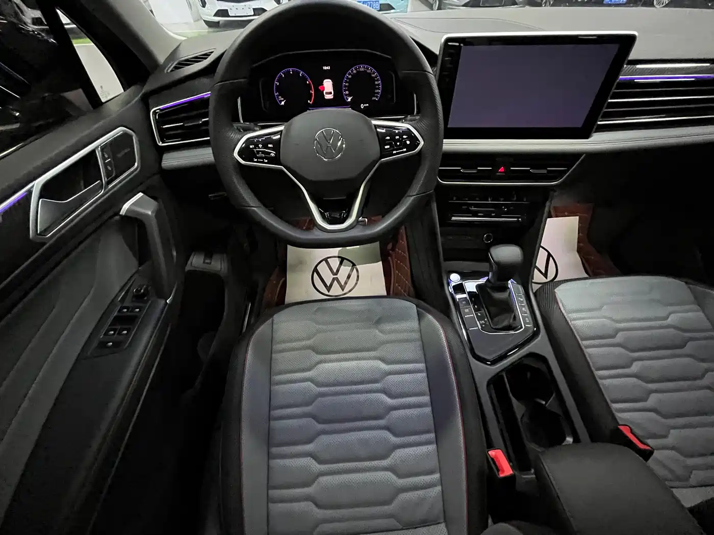 Volkswagen Tiguan L 2023 330TSI Auto 2WD R-Line Flagship Edition фото 9