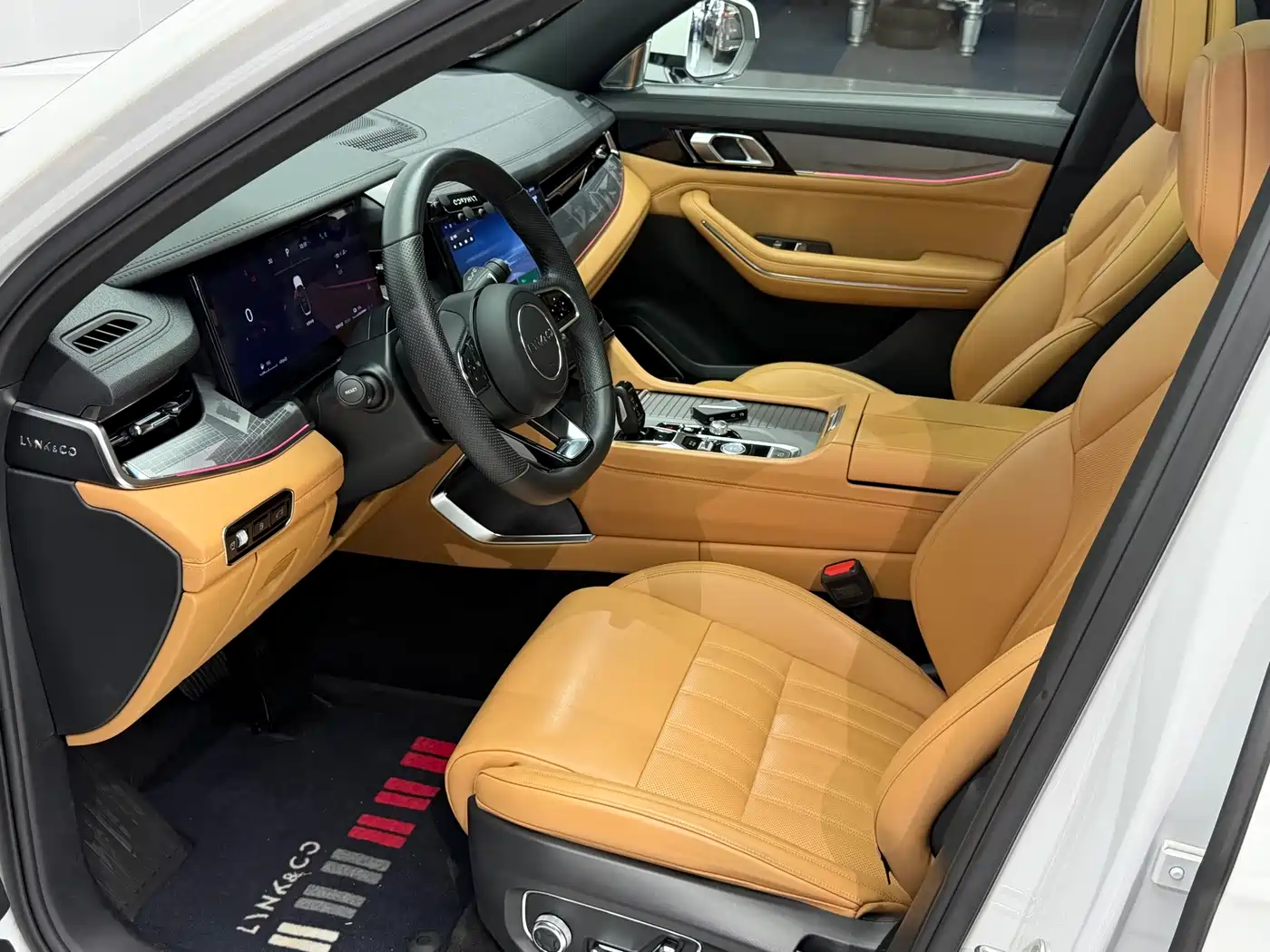 Lynk & Co 09 EM-P 2023 2.0TD EM-P Long Range PM 6-Seater фото 12