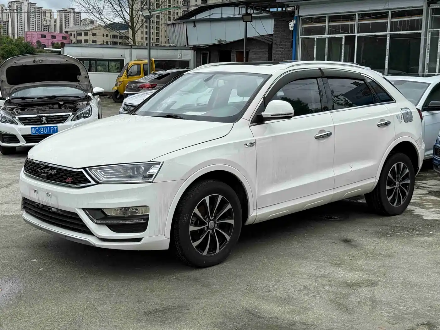 Zotye SR7 2016 2016 1.5T CVT Magic Cube Dream Edition (China V)