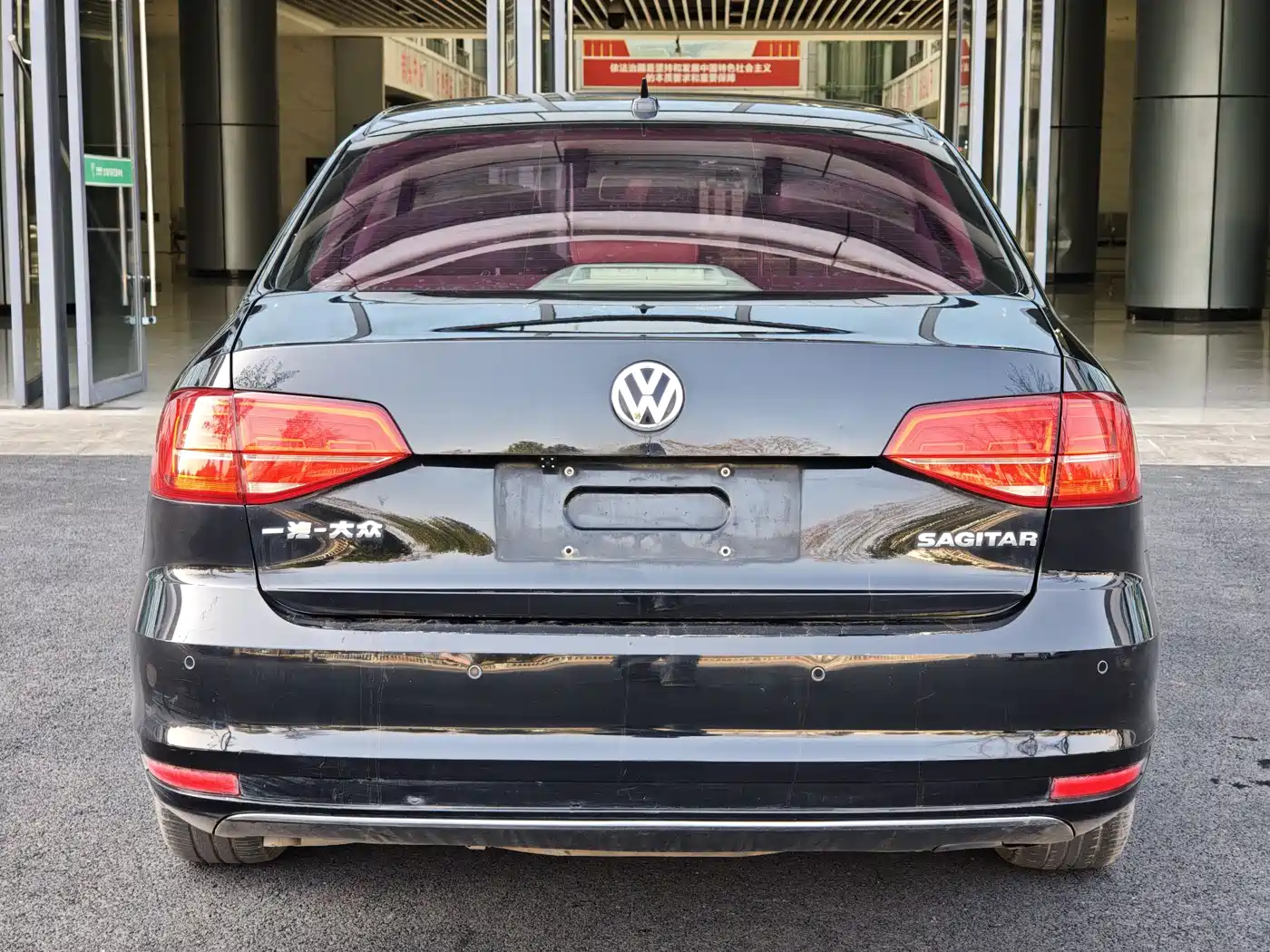 Volkswagen Sagitar 2017 1.6L Automatic Comfort фото 10