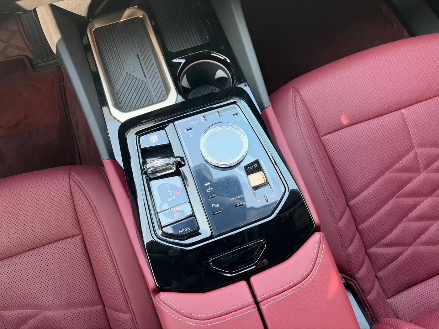 BMW 5 Series 2025 530Li Premium M Sport Package фото 10