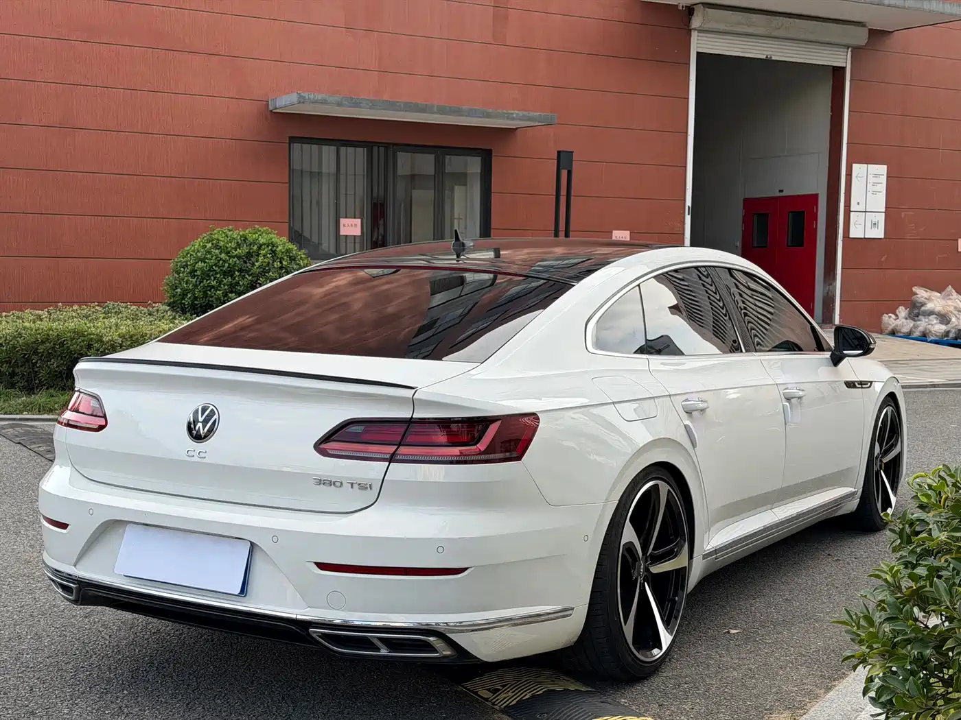 Volkswagen FAW-Volkswagen CC 2023 380TSI Eye-catching Edition фото 16