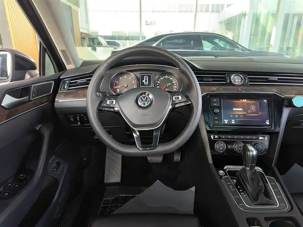 Volkswagen Magotan 2019 330TSI DSG Luxury Class China VI фото 7