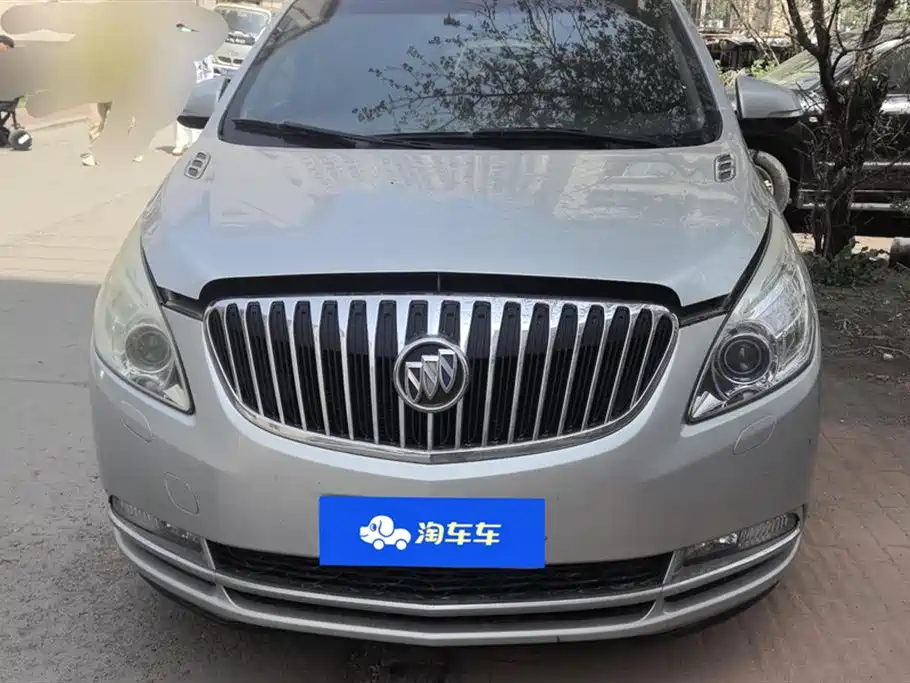 Buick GL8 2011 3.0L XT Luxury Business Flagship фото 2