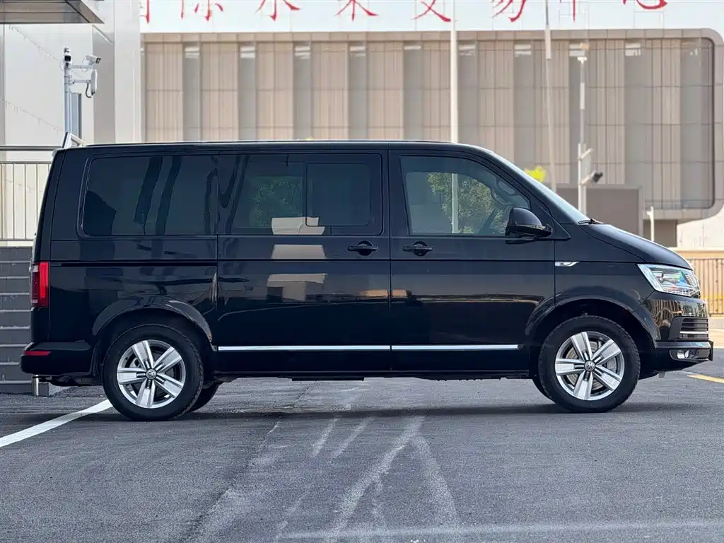 Volkswagen Multivan 2016 2.0TSI 4WD Prestige 7-Seater фото 5