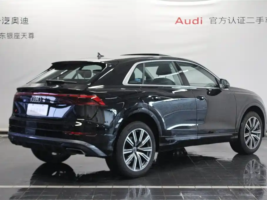 Audi Q8 2024 45 TFSI Luxury Sport фото 5