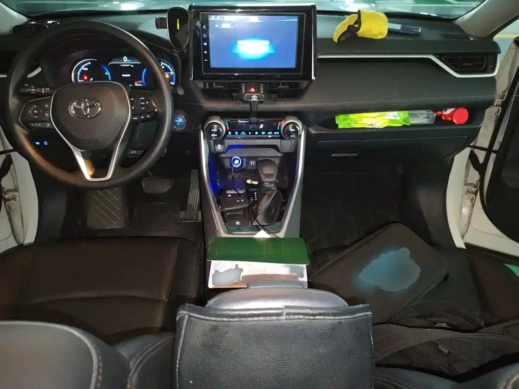 Photo 13 - Toyota RAV4 Rongfang