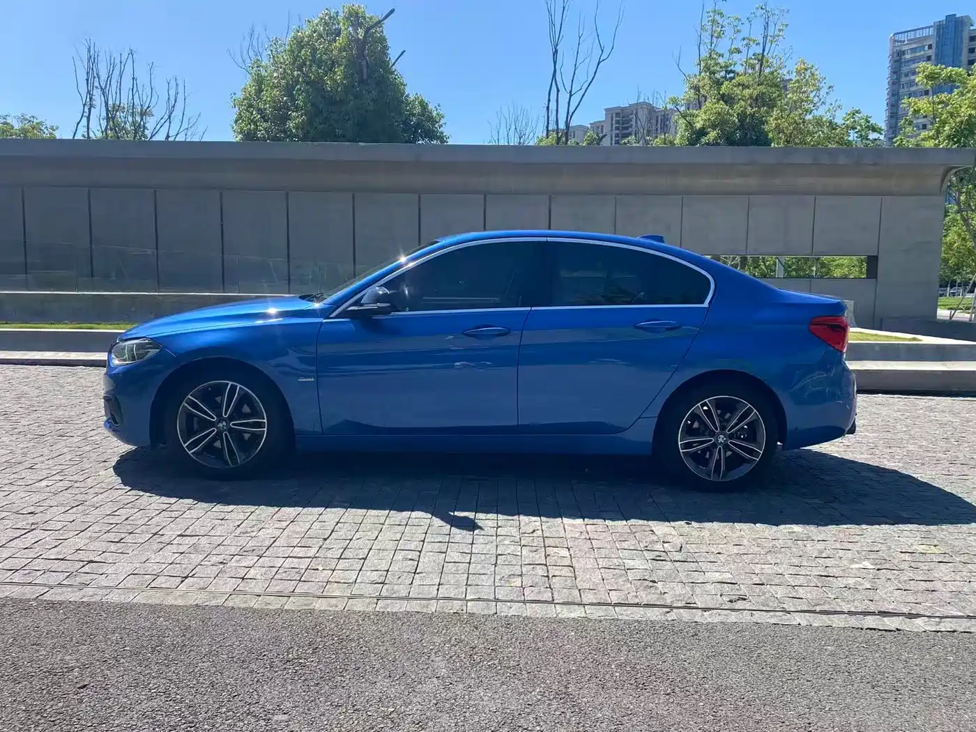 BMW 1 Series 2018 118i Sport Edition фото 9