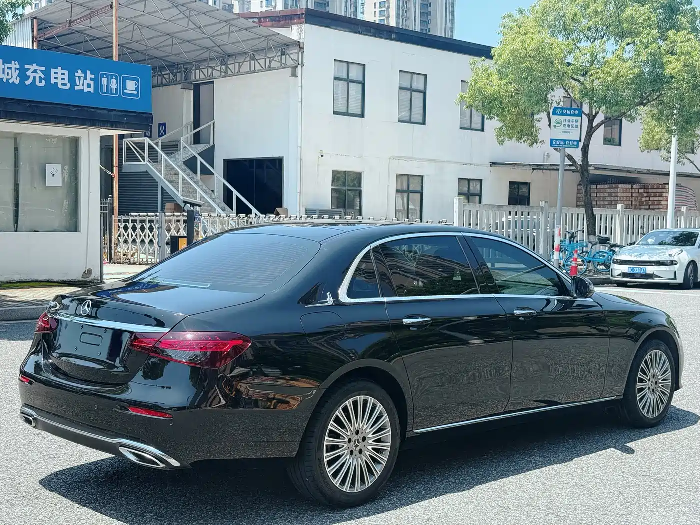 Mercedes-Benz E-Class 2023 Facelift E 300 L Fashion фото 7