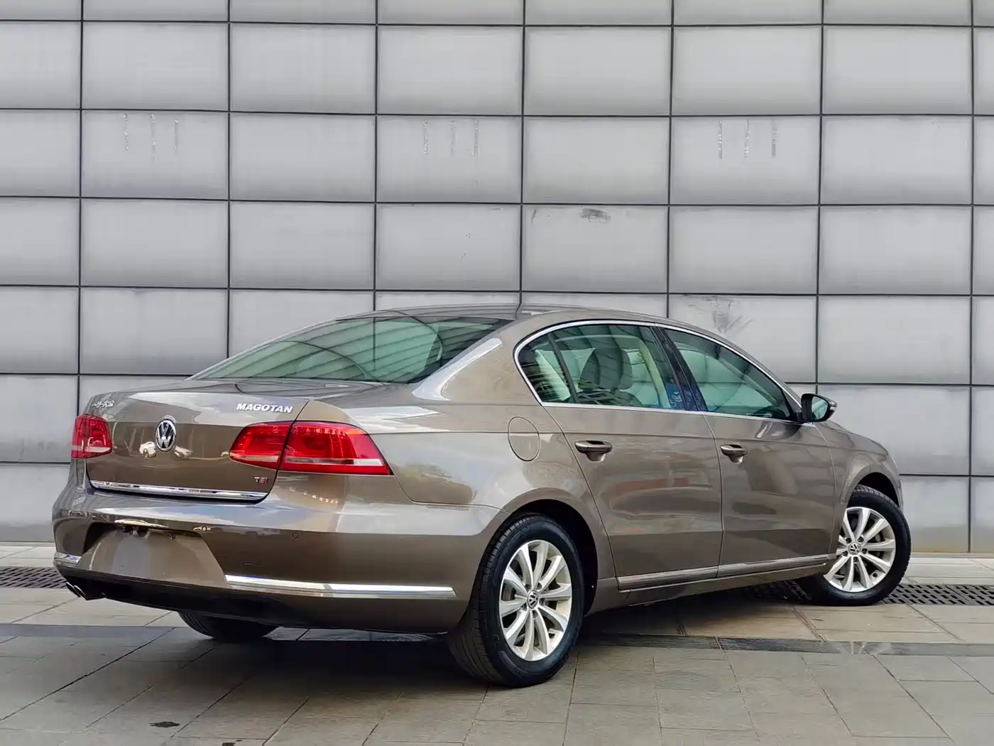 Volkswagen Magotan 2015 1.8TSI Luxury фото 4