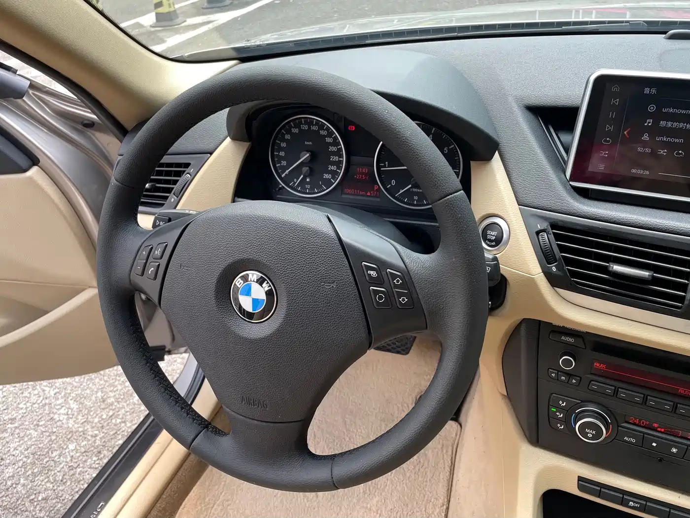 BMW X1 2012 sDrive20i Leading Model фото 8