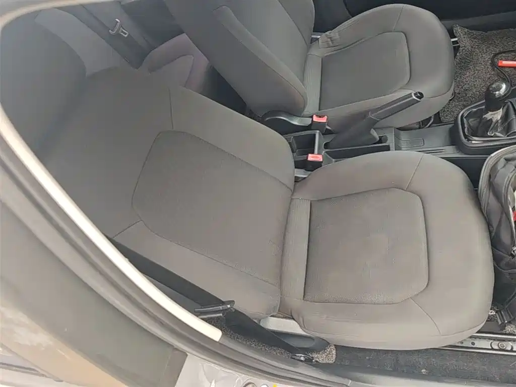 Volkswagen Santana 2015 1.4L Manual Trend Edition фото 25