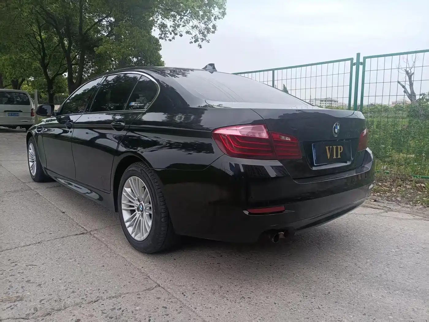 BMW 5 Series 2014 525Li Leading фото 11