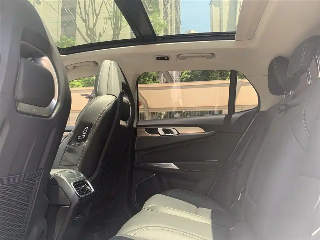 Lynk & Co 01 2019 2.0T 2WD Type Pro Version China V фото 9