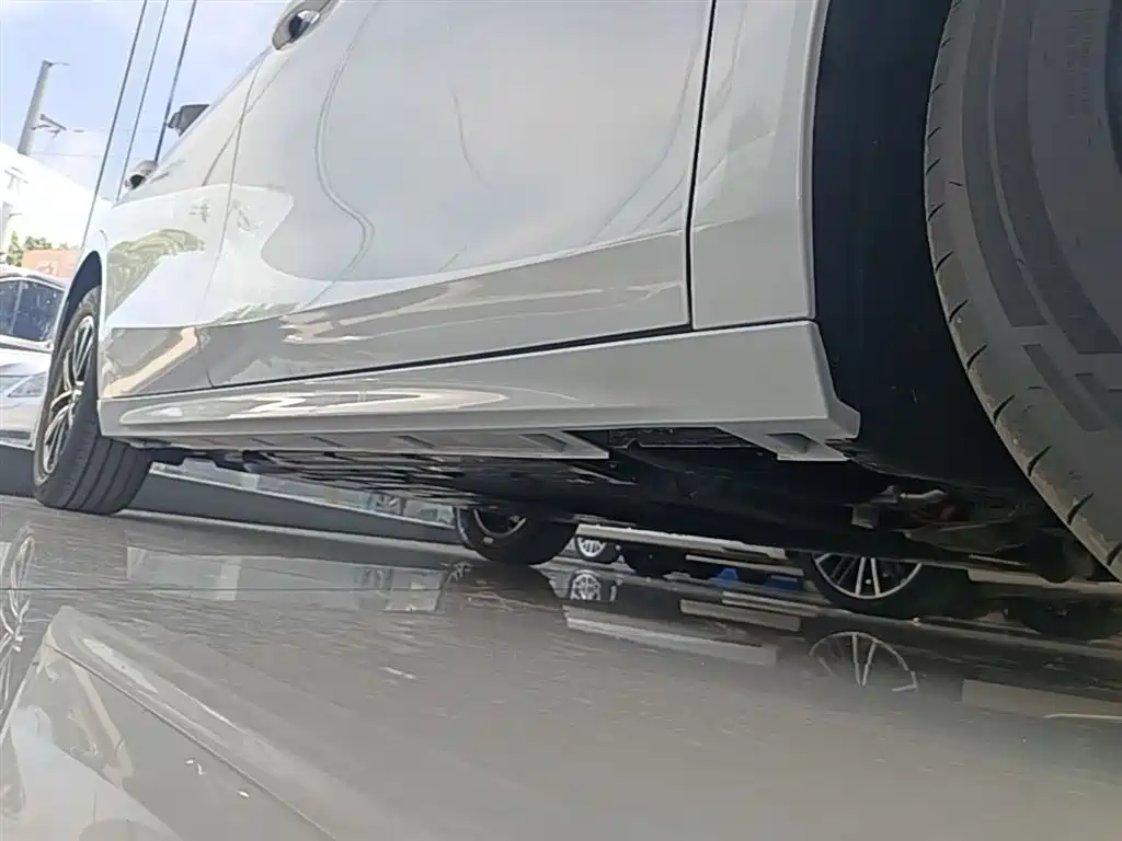 Geely Galaxy Galaxy A7 2025 EM-i 70km Voyage Edition фото 21