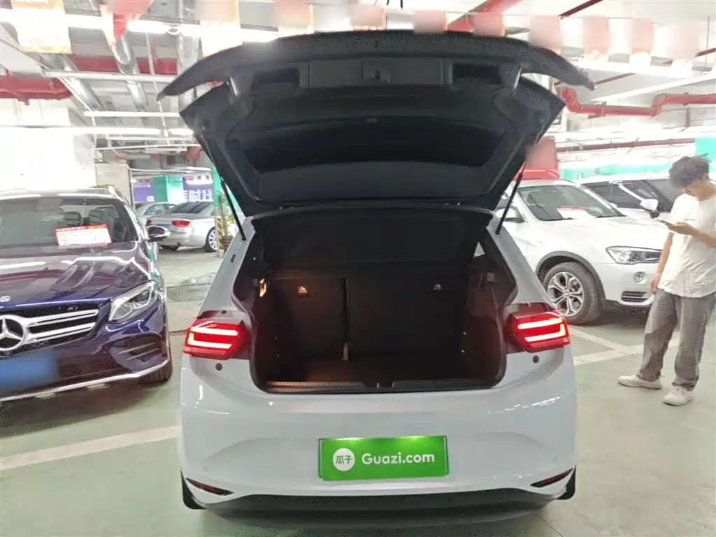 Volkswagen ID.3 2023 Pure Smart Edition фото 18