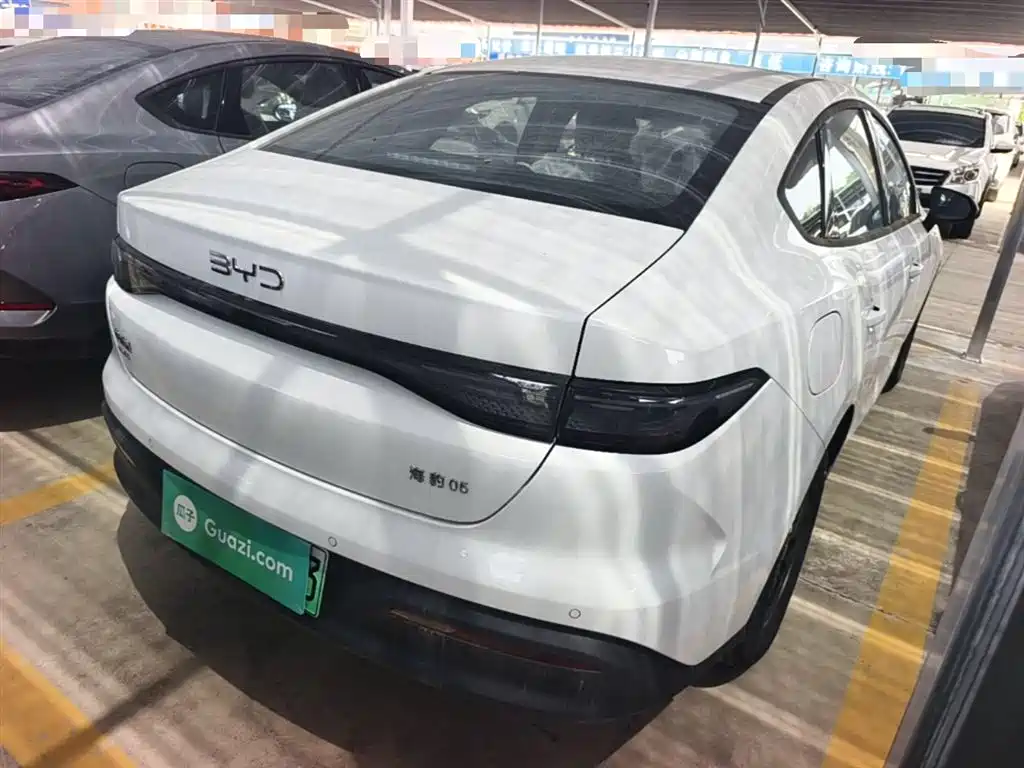 BYD Hai Bao 05 DM-i 2026 DM-i 128KM Luxury фото 7