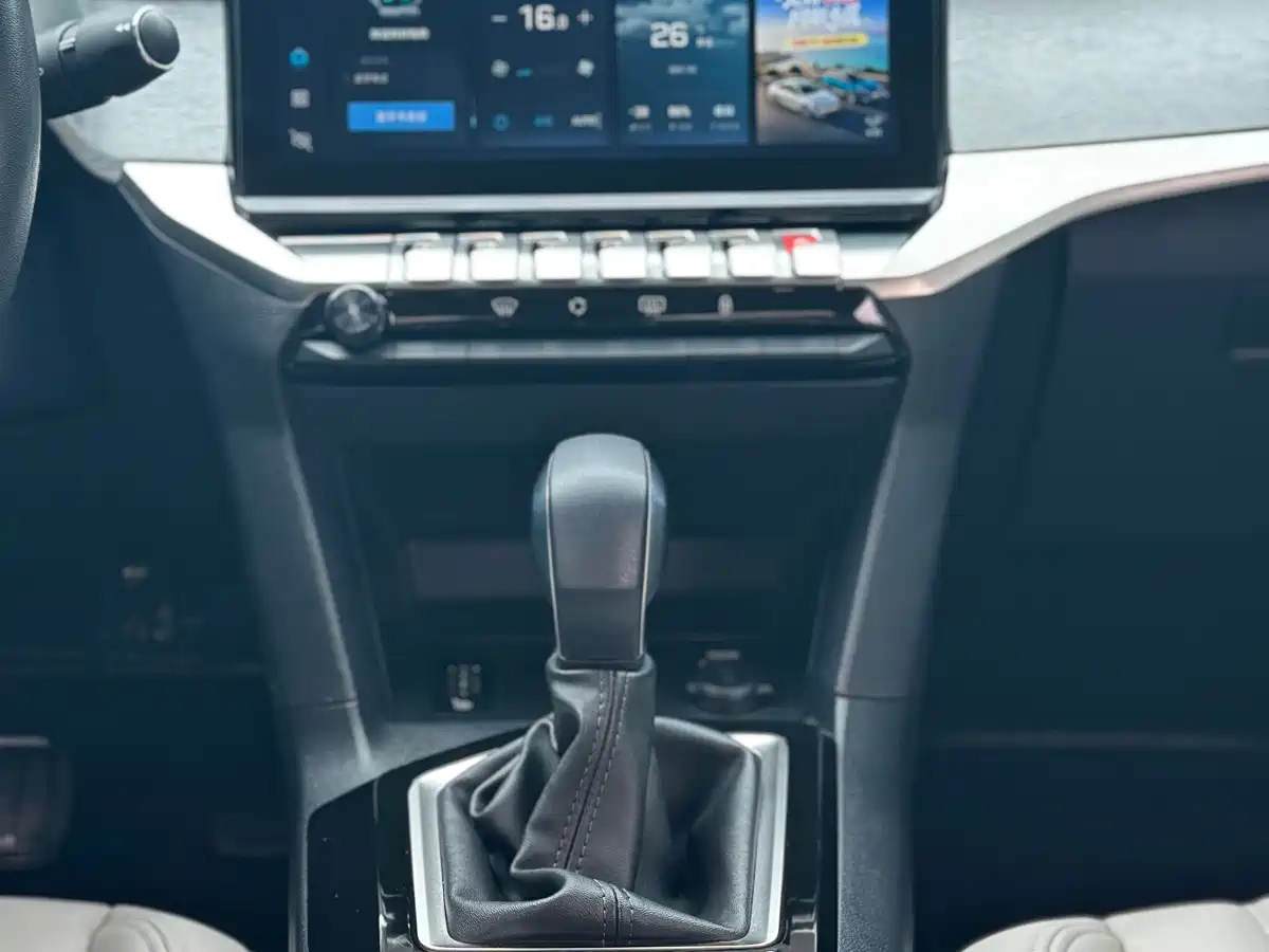 Peugeot 408 2022 1.6T Dream Chaser Edition фото 21