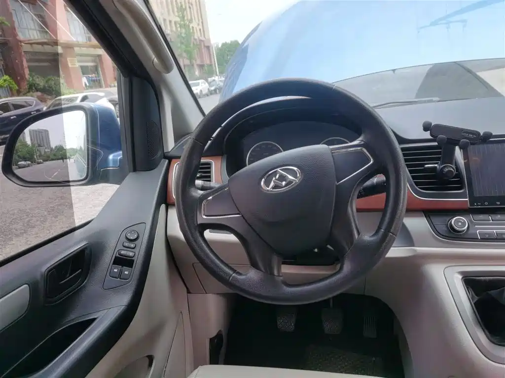 SAIC Maxus Maxus G10 2016 1.9T Manual Elite Edition Diesel China V фото 3