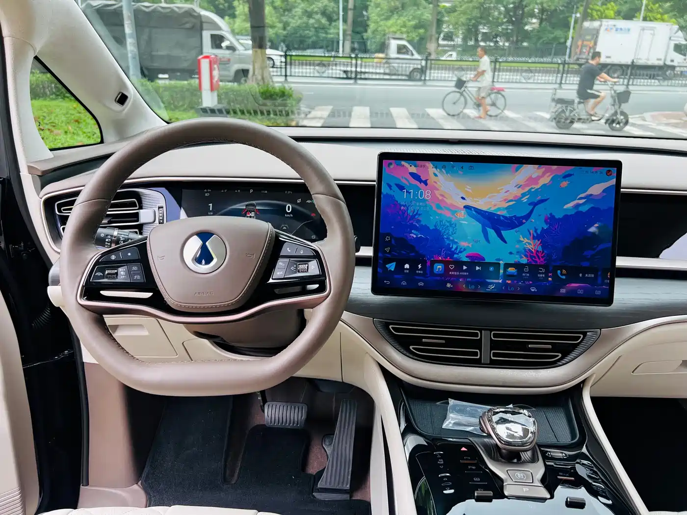 Denza D9 2022 DM-i 970 AWD Flagship фото 16