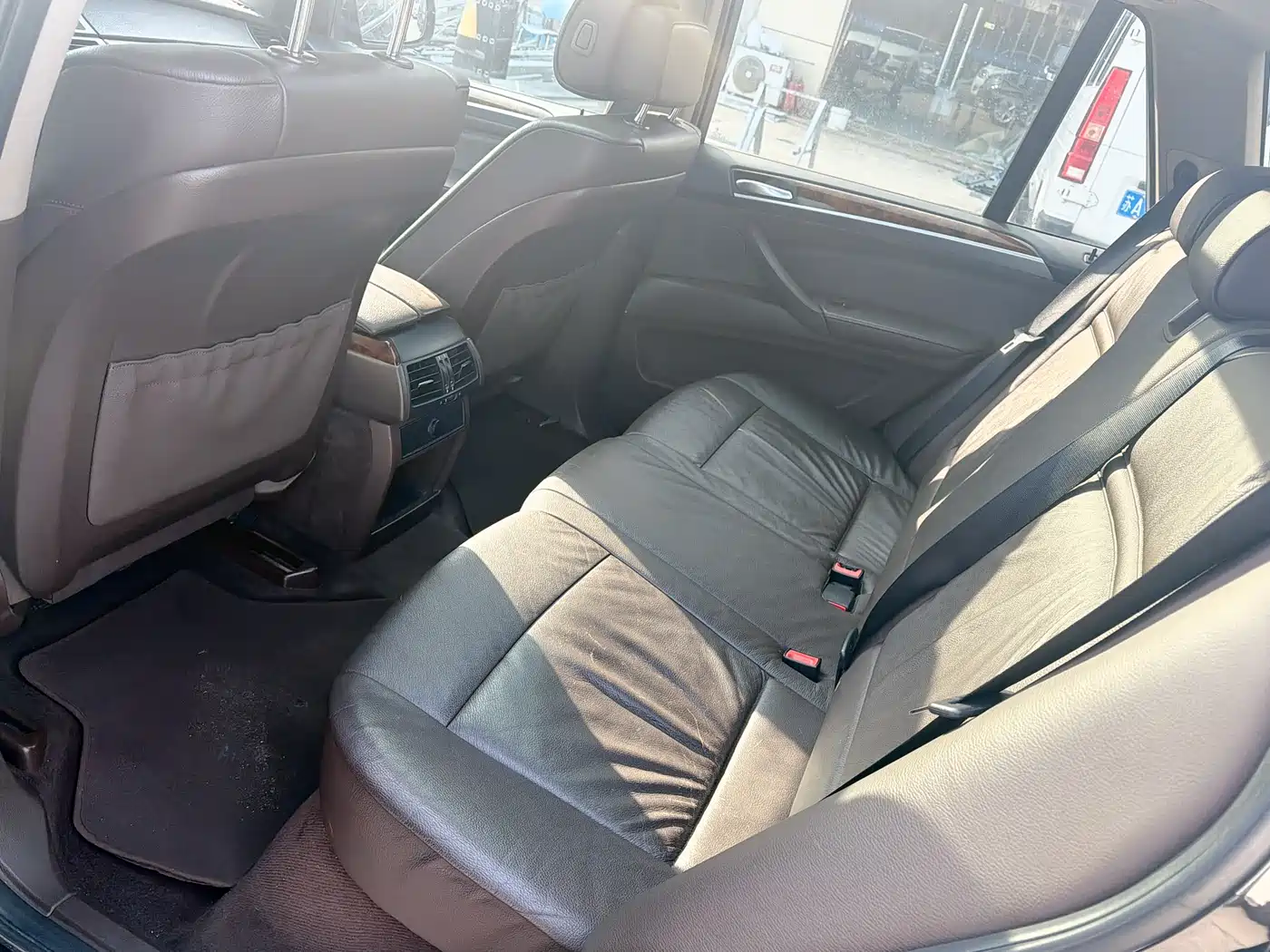 BMW X5 (Import) 2010 xDrive30i Luxury 10th Anniversary Edition фото 13