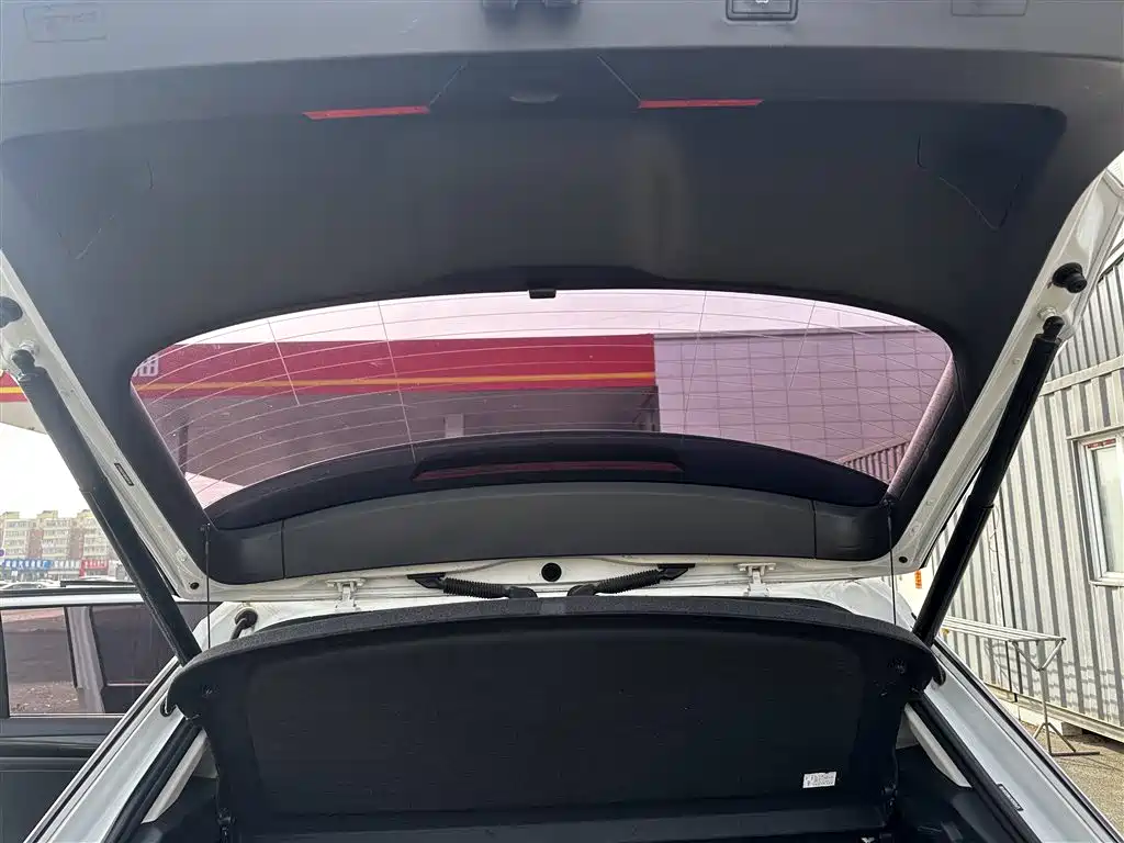 VOLKSWAGEN T ROC EXPLORING SONGS